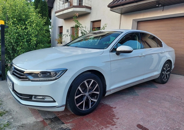 Volkswagen Passat cena 82999 przebieg: 125000, rok produkcji 2016 z Leszno małe 154